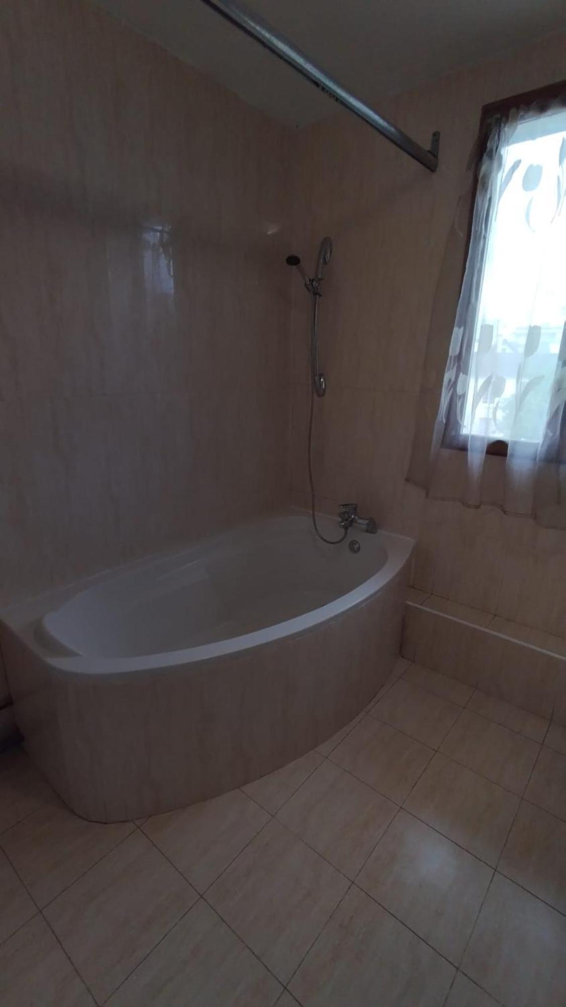 Tony House Hostel บงดี ภายนอก รูปภาพ